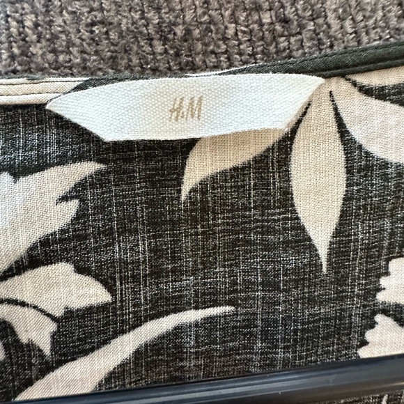 H&M Balloon Sleeved Wrap Dress - Picture 3 of 9